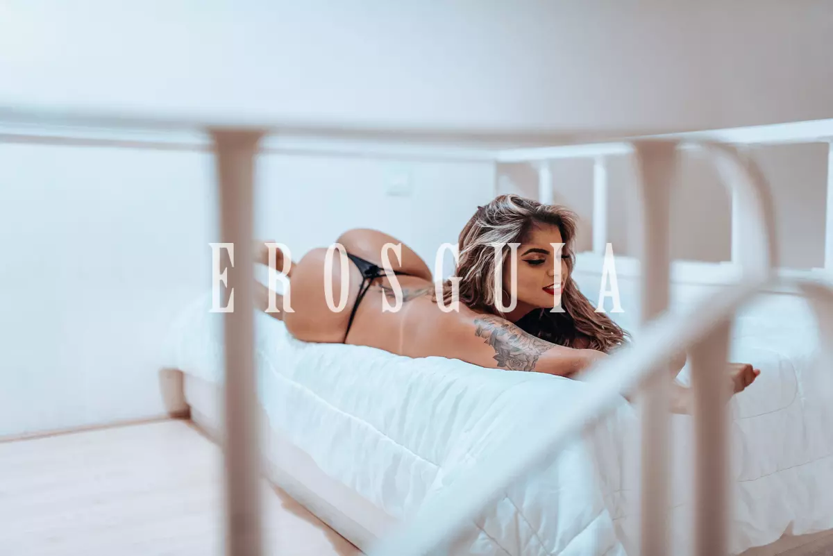 Beijos na boca, Fetichismo, Atenção à casais, Oral com camisinha, Oral sem camisinha, Squirting, Sado submissa, Chuva dourada, Cubana, Sexo anal, Garganta profunda, Lésbica, Beijo branco, Ejaculação corpo, Namoradinha, Oral até o final, Duplas, Sado dominadora, Fantasias e figurinos, Massagem erótica, Strap on, Trios, Ejaculação facial, PSE, Sado suave, Sado duro, Lingerie, Festas i eventos, Atenção à deficientes físicos, Atenção à mulheres, Despedida de solteiro, Orgia, Fisting vaginal, Sexcam: garotas de programa em São Paulo