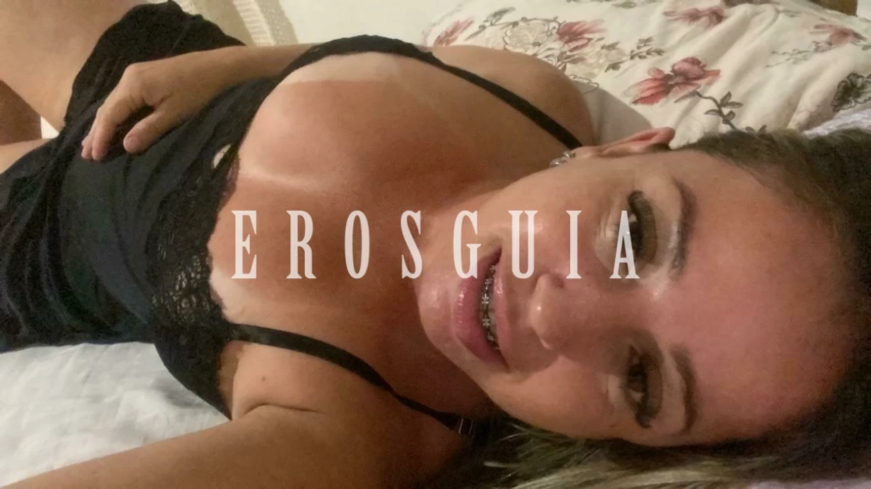 Livia, via, sou uma acompanhante brasileira de 