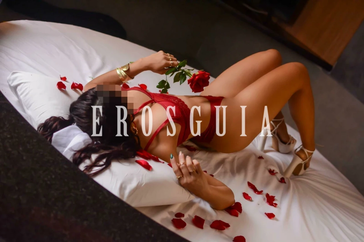 Beijos na boca, Oral com camisinha, Oral sem camisinha, Garganta profunda, Namoradinha, Duplas, Fantasias e figurinos, Massagem erótica, Trios, Lingerie, Festas i eventos, Atenção à deficientes físicos, Atenção à mulheres, Orgia: garotas de programa em João Pessoa