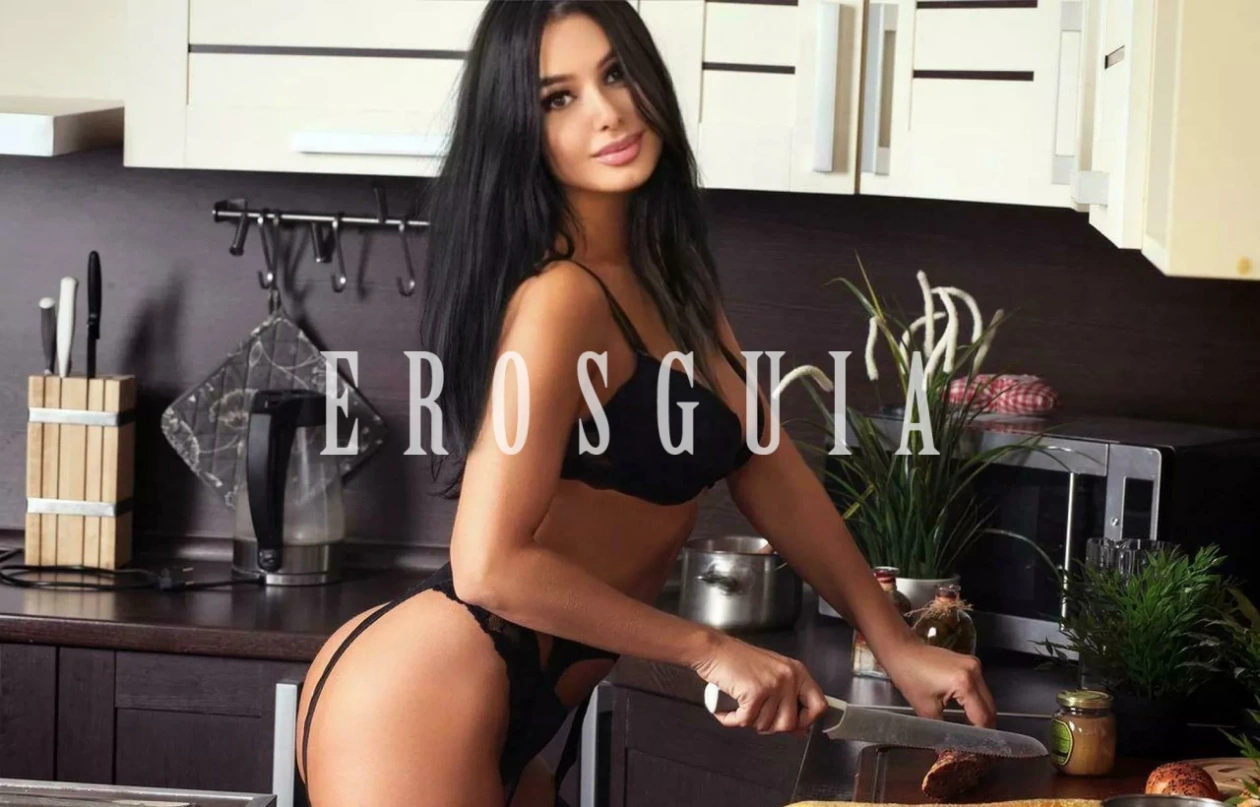 Beijos na boca, Atenção à casais, Oral sem camisinha, Chuva dourada, Sexo anal, Ejaculação corpo, Namoradinha, Duplas, Massagem erótica, Ejaculação facial, Lingerie, Festas i eventos, Atenção à deficientes físicos, Atenção à mulheres, Despedida de solteiro: garotas de programa em São Paulo