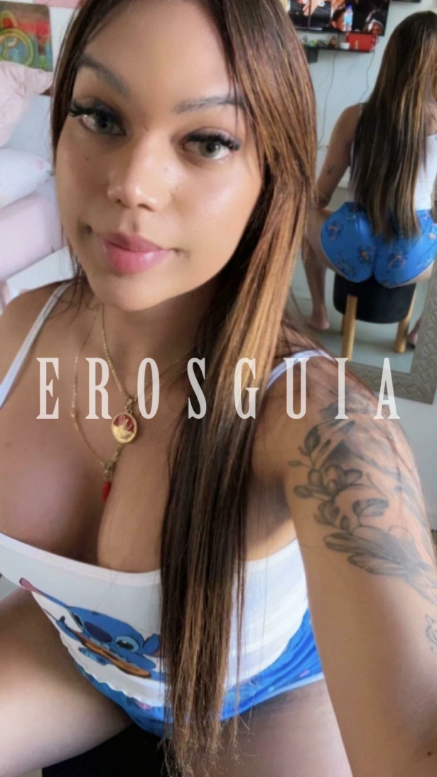 Yuna mesquita, e chamo Alexia Mesquita, sou uma garota 