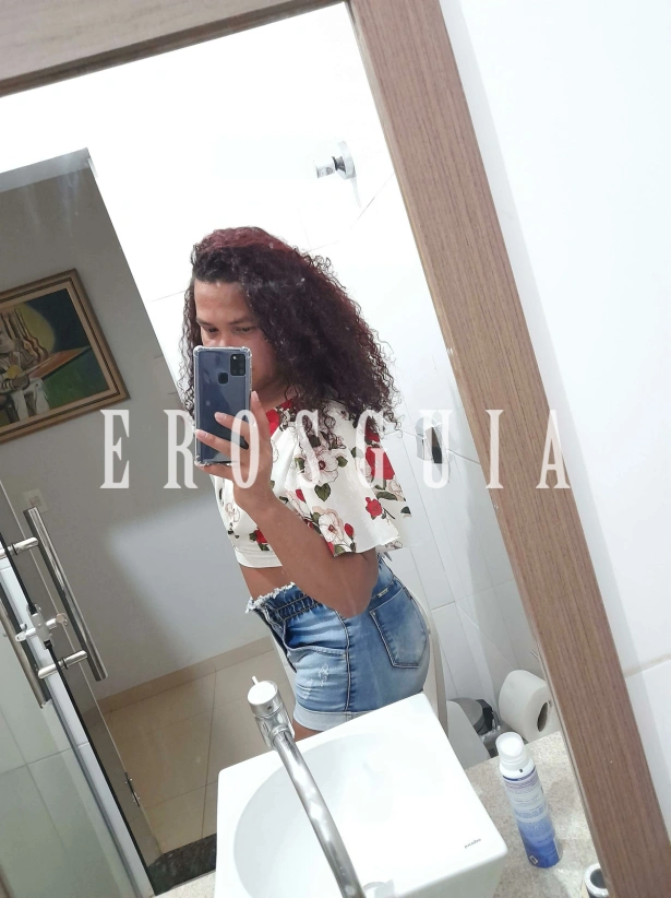 Beijo negro, Beijos na boca, Oral com camisinha, Ejaculação corpo, Namoradinha, Orgia, Ativa, Inversao de papéis, Passiva, Sexo anal, Versatil, Oral até o final: travesti em Rio Verde