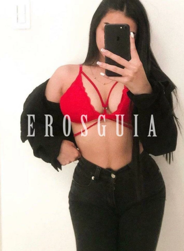 Kamilinha,  Chamo Kamilinha , tenho 19 anos, sou co