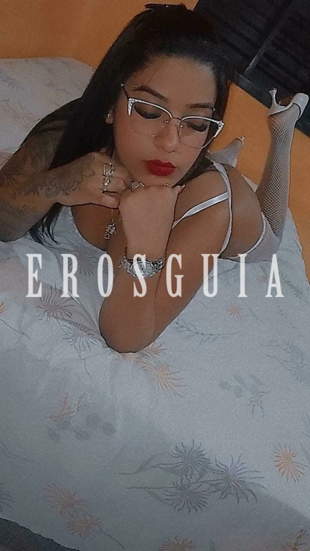 Bibi martins, hamo Bib, sou uma acompanhante morena e 