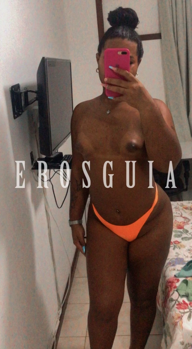 Thayná salles, travesti em Americana