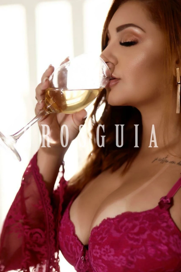 Oral com camisinha, Squirting, Lésbica, Fantasias e figurinos, Trios, Festas i eventos, Despedida de solteiro, Sexcam: garotas de programa em Barueri