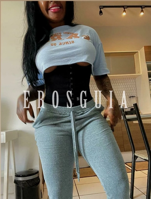 Fetichismo, Oral com camisinha, Chuva dourada, Sexo anal, Garganta profunda, Oral até o final, Fantasias e figurinos, Massagem erótica, Lingerie, Despedida de solteiro: garotas de programa em Anápolis