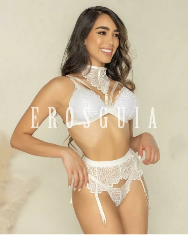 Beijos na boca, Fetichismo, Atenção à casais, Oral com camisinha, Oral sem camisinha, Squirting, Chuva dourada, Sexo anal, Garganta profunda, Lésbica, Beijo branco, Ejaculação corpo, Namoradinha, Oral até o final, Duplas, Fantasias e figurinos, Massagem erótica, Strap on, Trios, Ejaculação facial, Fisting Anal, Atenção à deficientes físicos, Atenção à mulheres, Despedida de solteiro, Orgia: garotas de programa em Rio de Janeiro