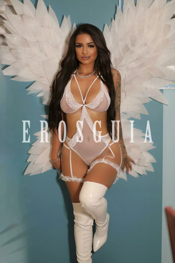 Sado dominadora, Fetichismo, Chuva dourada, Garganta profunda, Oral com camisinha, Massagem erótica, Namoradinha, Oral sem camisinha, Fantasias e figurinos, Despedida de solteiro, Duplas, Sexcam, Atenção à casais, Festas i eventos, Lingerie, Atenção à mulheres, Strap on, Squirting: garotas de programa em Santos