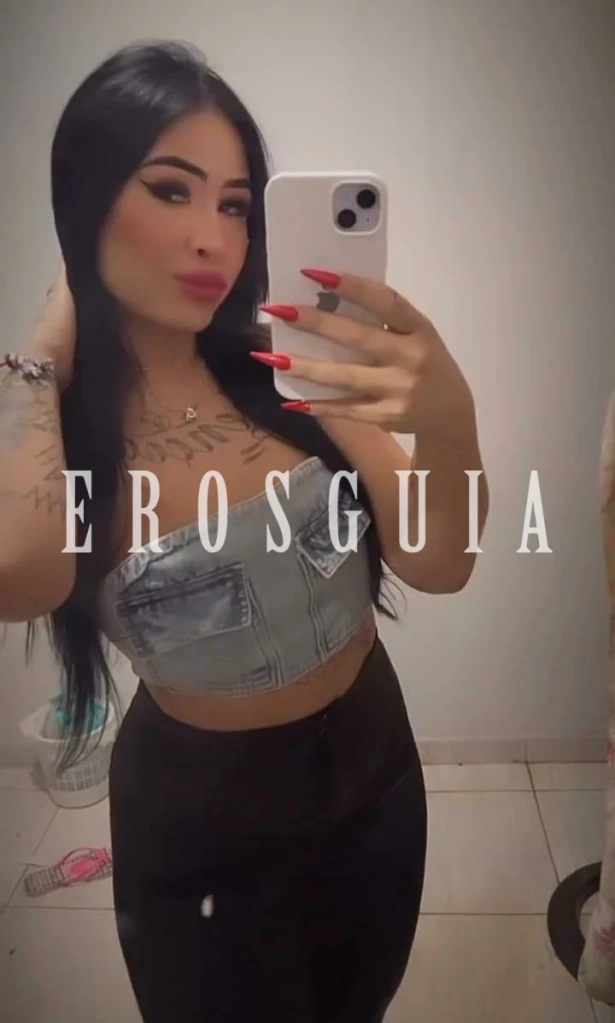 Yasmin stefani, smin Stefani e tenho 20 anos. Sou natura