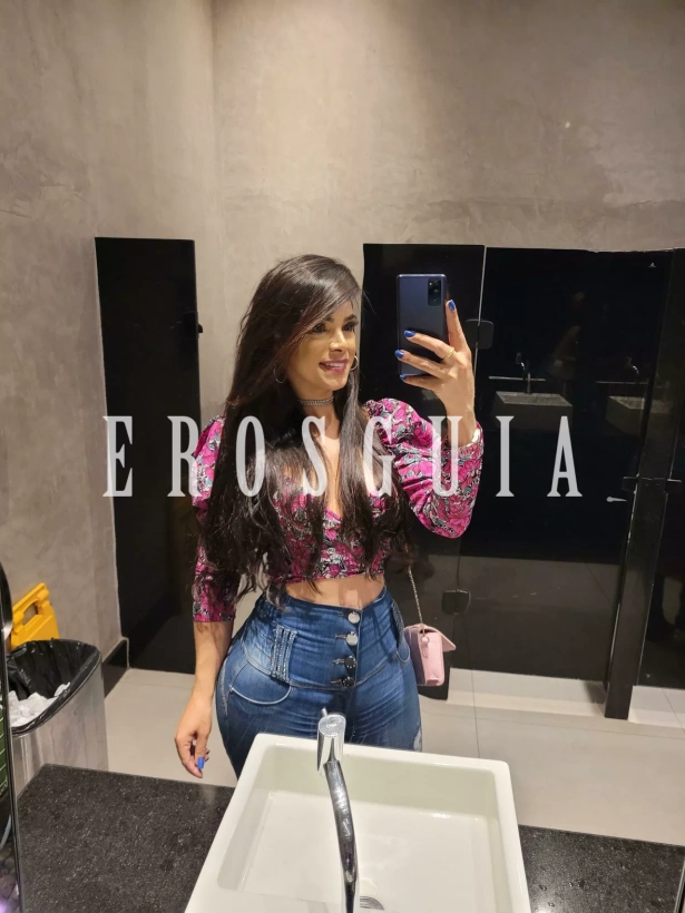 Beijos na boca, Oral sem camisinha, Chuva dourada, Sexo anal, Namoradinha, Lingerie, Ativa, Passiva, Inversao de papéis: travesti em Recife