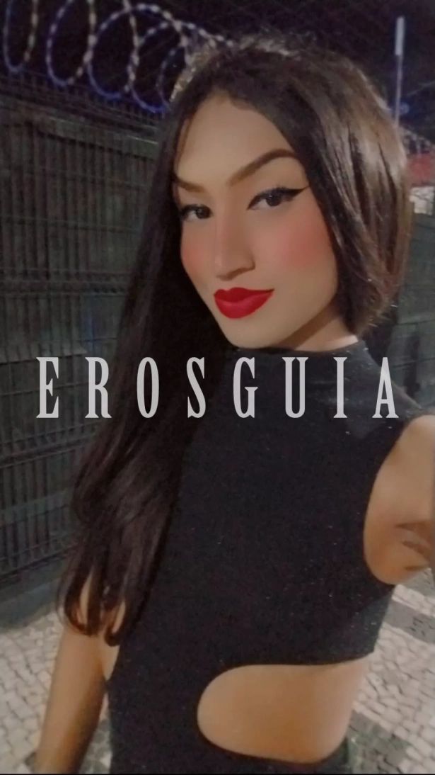 Isis safira, travesti em Teresina