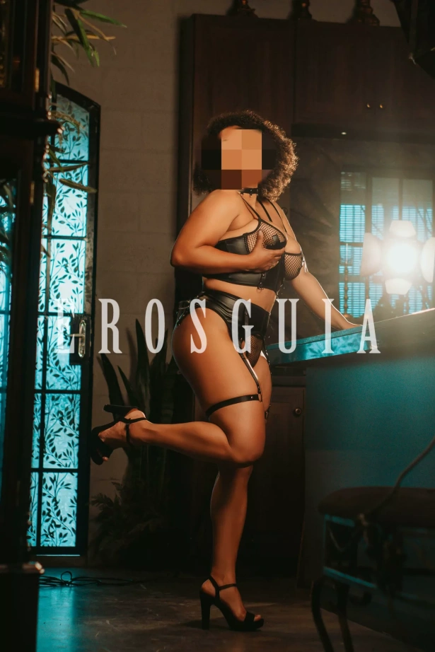 Fetichismo, Atenção à casais, Oral com camisinha, Oral sem camisinha, Chuva dourada, Sexo anal, Garganta profunda, Beijo branco, Ejaculação corpo, Namoradinha, Oral até o final, Sado dominadora, Massagem erótica, Trios, Ejaculação facial, Lingerie, Atenção à deficientes físicos: garotas de programa em Curitiba