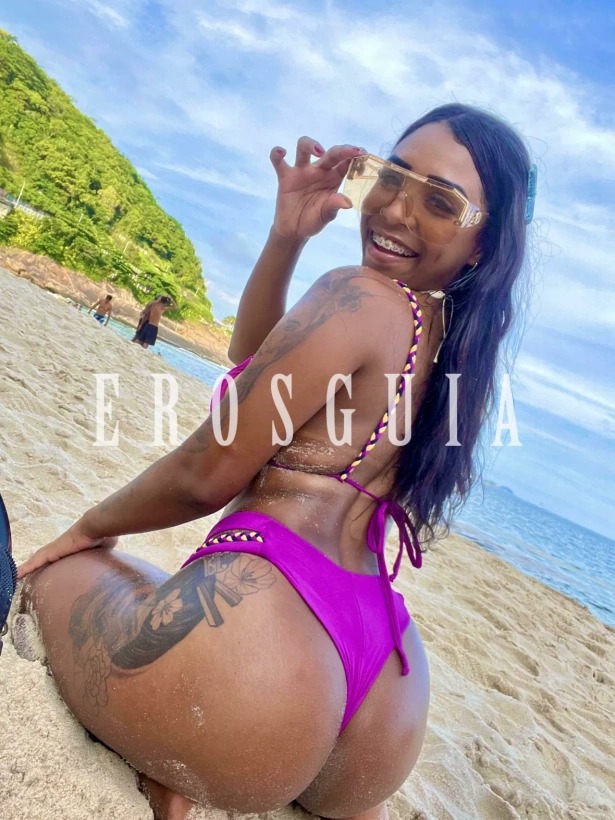 Karoliny araújo,  Araújo, uma acompanhante brasileira de