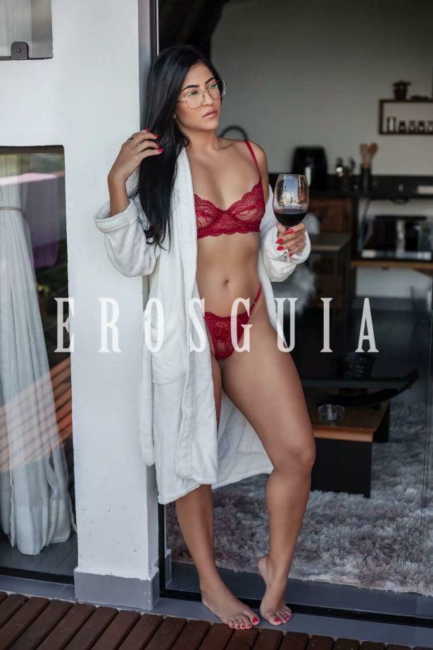 Beijos na boca, Fetichismo, Atenção à casais, Oral com camisinha, Oral sem camisinha, Sexo anal, Namoradinha, Ejaculação facial, Lingerie, Festas i eventos, Sexcam: garotas de programa em Balneário Camboriú