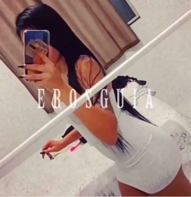 Acompanhantes, Beijos na boca, Fetichismo, Oral com camisinha