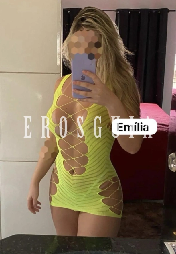 Emília mancini,  o mundo intenso e maravilhoso das massa