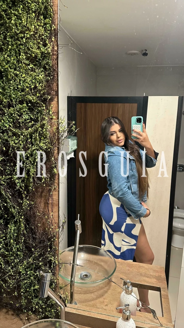 Beijos na boca, Fetichismo, Atenção à casais, Oral com camisinha, Oral sem camisinha, Squirting, Sado submissa, Chuva dourada, Cubana, Sexo anal, Garganta profunda, Beijo branco, Ejaculação corpo, Namoradinha, Oral até o final, Duplas, Sado dominadora, Fantasias e figurinos, Massagem erótica, Strap on, Trios, Ejaculação facial, Lingerie, Festas i eventos, Atenção à deficientes físicos, Atenção à mulheres, Despedida de solteiro, Orgia, Face fucking, Fisting vaginal, Sexcam: garotas de programa em Balneário Camboriú