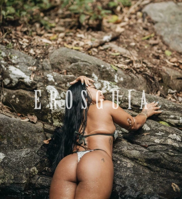 Beijos na boca, Fetichismo, Atenção à casais, Oral com camisinha, Oral sem camisinha, Squirting, Sado submissa, Chuva dourada, Beijo negro, Cubana, Sexo anal, Garganta profunda, Lésbica, Beijo branco, Ejaculação corpo, Namoradinha, Oral até o final, Duplas, Sado dominadora, Fantasias e figurinos, Strap on, Trios, Sado suave, Lingerie, Festas i eventos, Atenção à deficientes físicos, Atenção à mulheres, Despedida de solteiro, Orgia, Face fucking, Fisting vaginal, Sexcam: garotas de programa em Rio de Janeiro