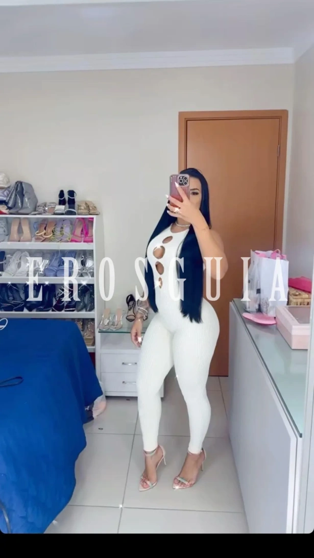 Beijos na boca, Fetichismo, Atenção à casais, Oral com camisinha, Oral sem camisinha, Squirting, Sado submissa, Chuva dourada, Beijo negro, Cubana, Sexo anal, Garganta profunda, Lésbica, Beijo branco, Ejaculação corpo, Namoradinha, Oral até o final, Duplas, Sado dominadora, Fantasias e figurinos, Strap on, Trios, Sado suave, Lingerie, Festas i eventos, Atenção à deficientes físicos, Atenção à mulheres, Despedida de solteiro, Orgia, Face fucking, Fisting vaginal, Sexcam: garotas de programa em Rio de Janeiro