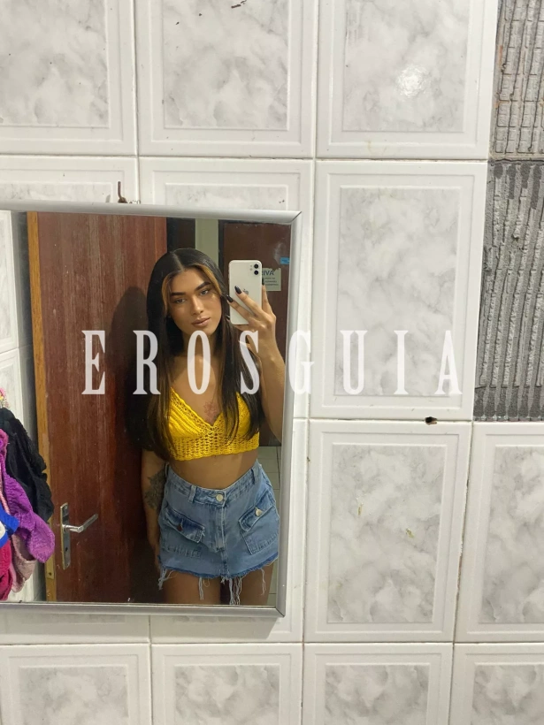 Índiazinha, me é Índiazinha, tenho 20 anos e sou u