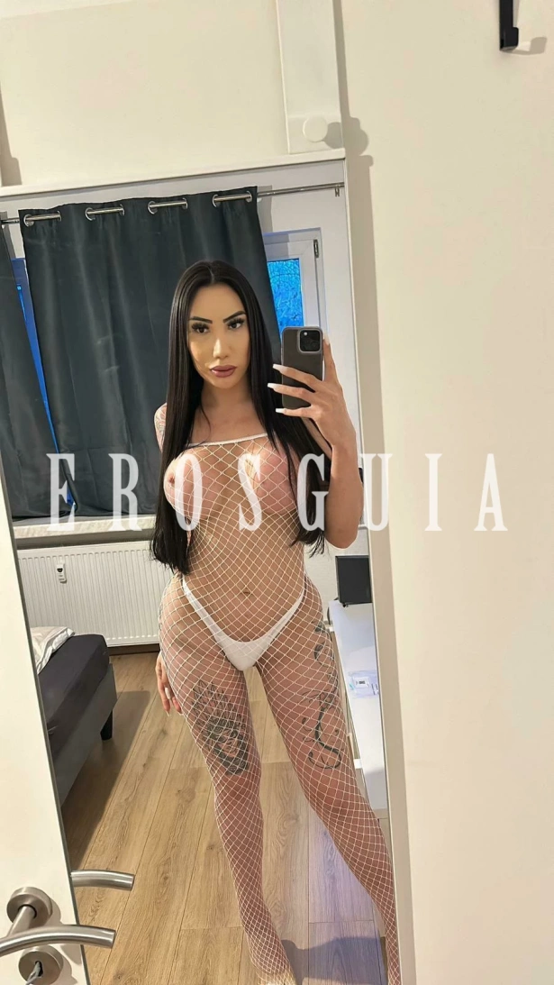 Orgia, Festas i eventos, Brinquedos secuais, Sado suave: travesti em São Paulo