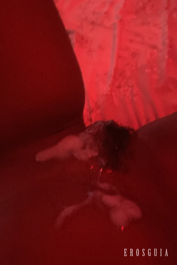 stories-slider-content