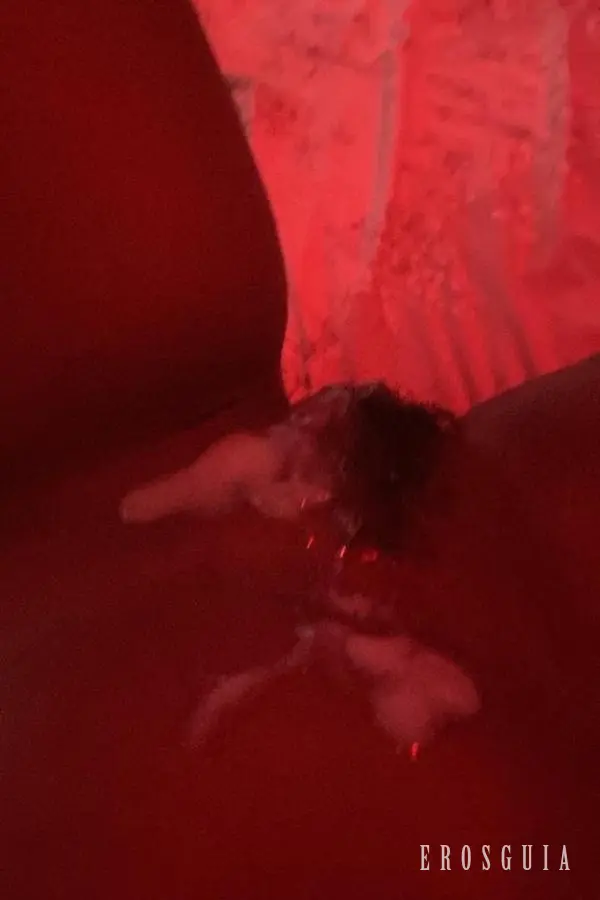 stories-slider-content