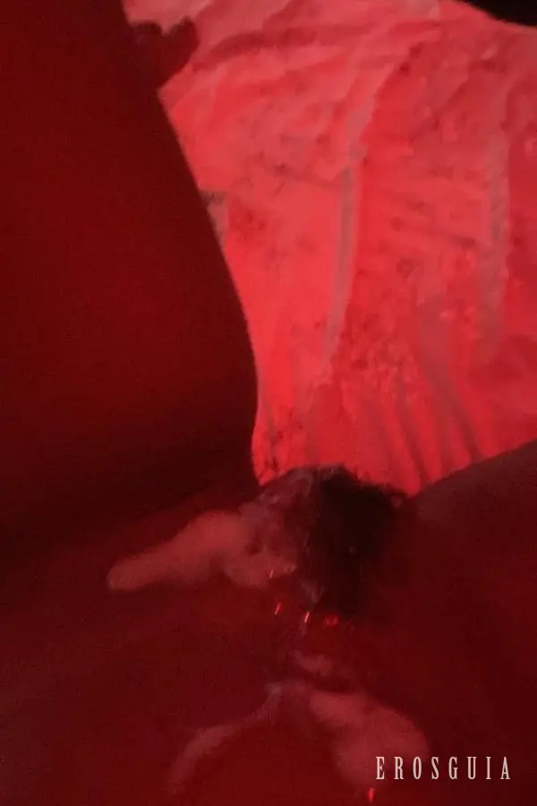 stories-slider-content