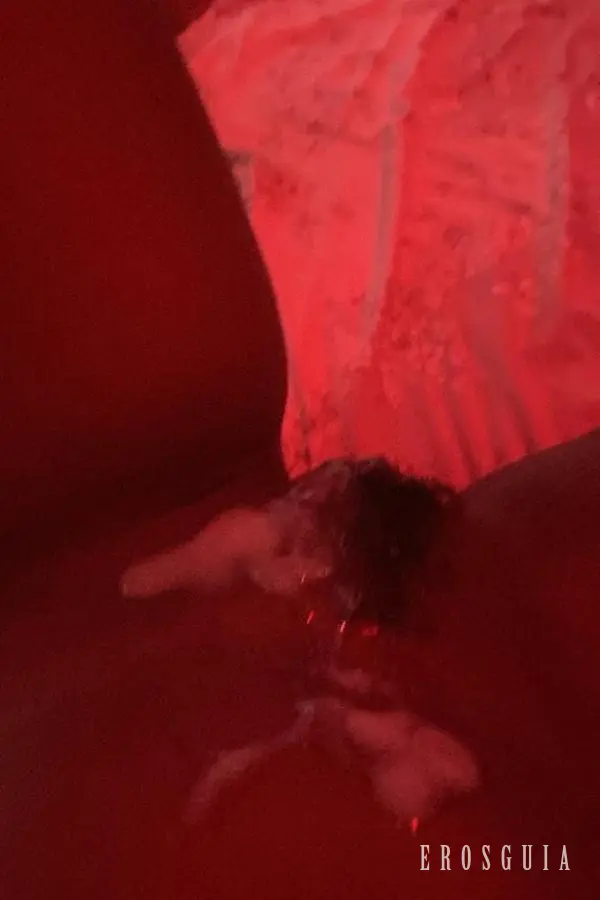 stories-slider-content