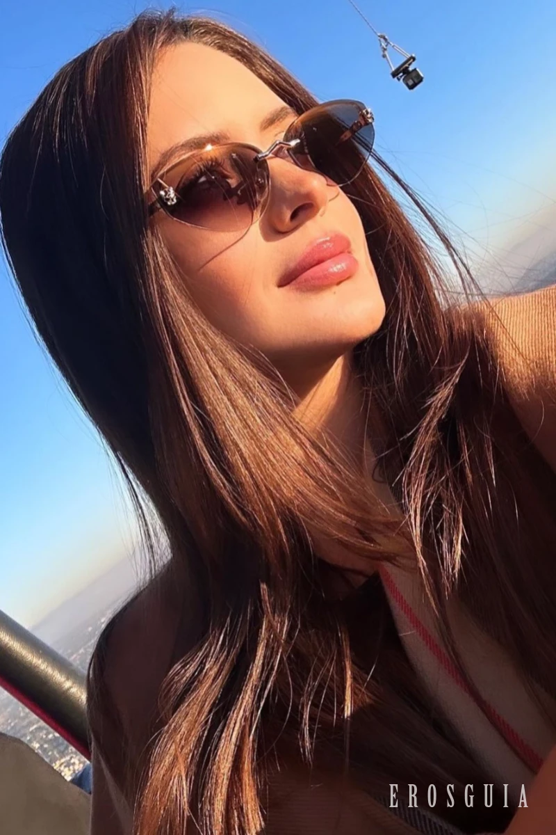 stories-slider-content