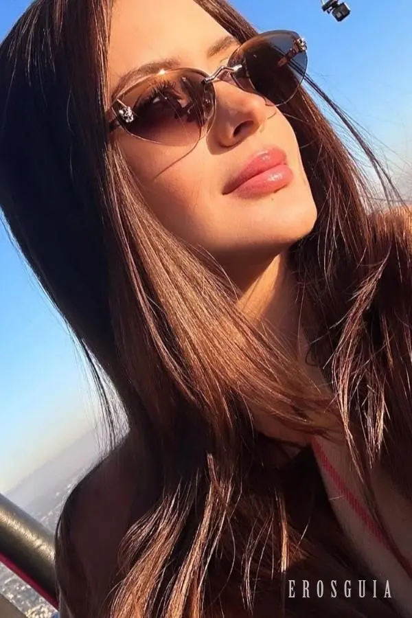 stories-slider-content