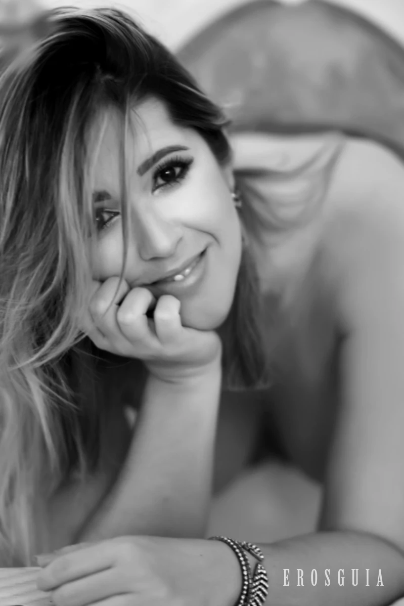 stories-slider-content