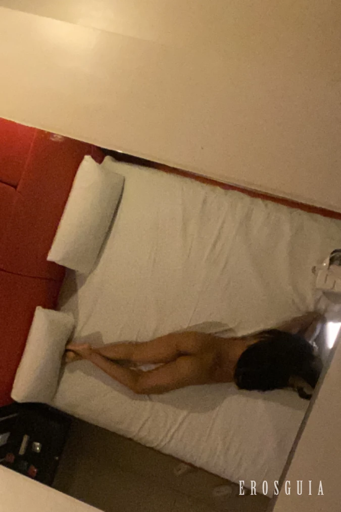 stories-slider-content