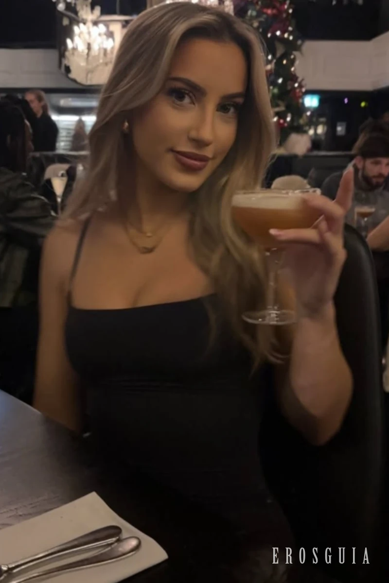 stories-slider-content