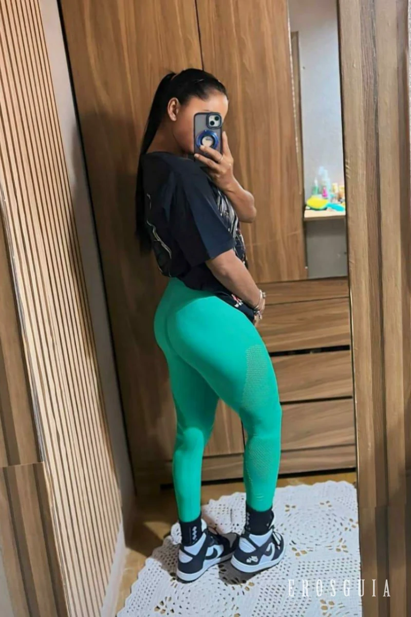 stories-slider-content