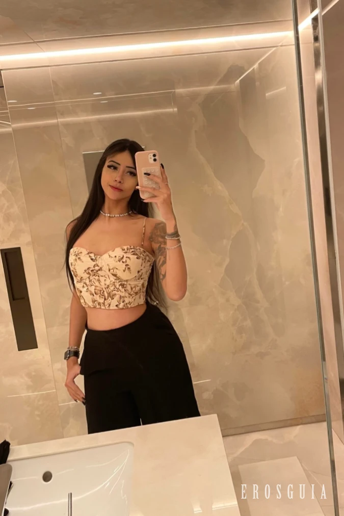 stories-slider-content