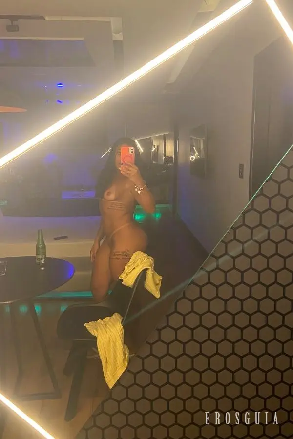 stories-slider-content