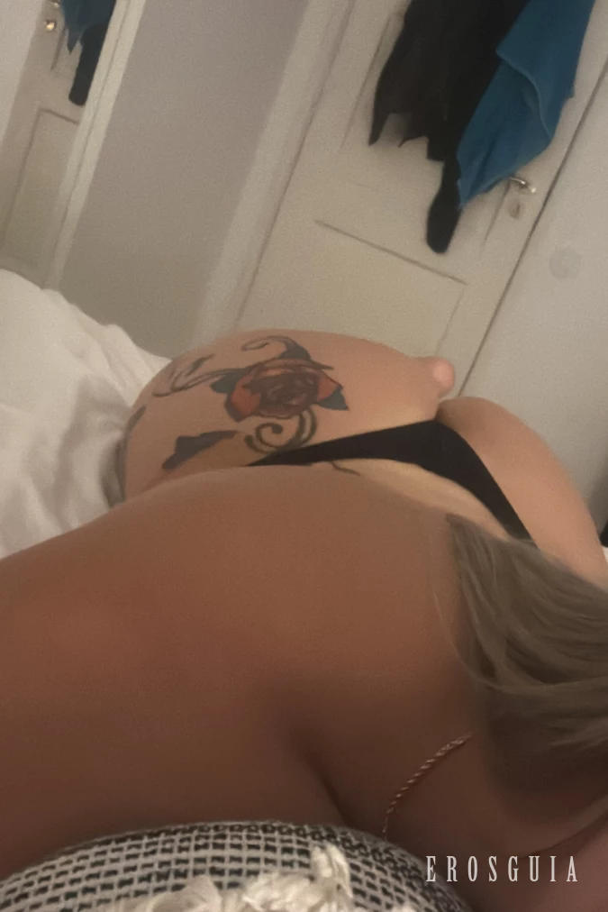 stories-slider-content