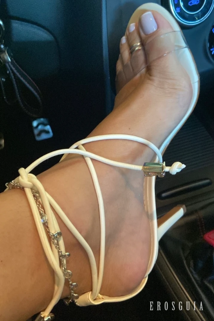 stories-slider-content