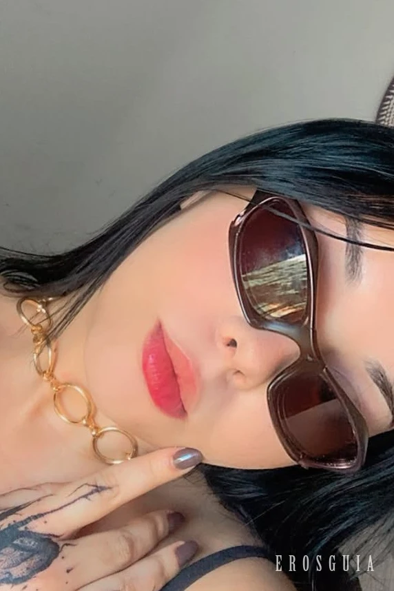 stories-slider-content