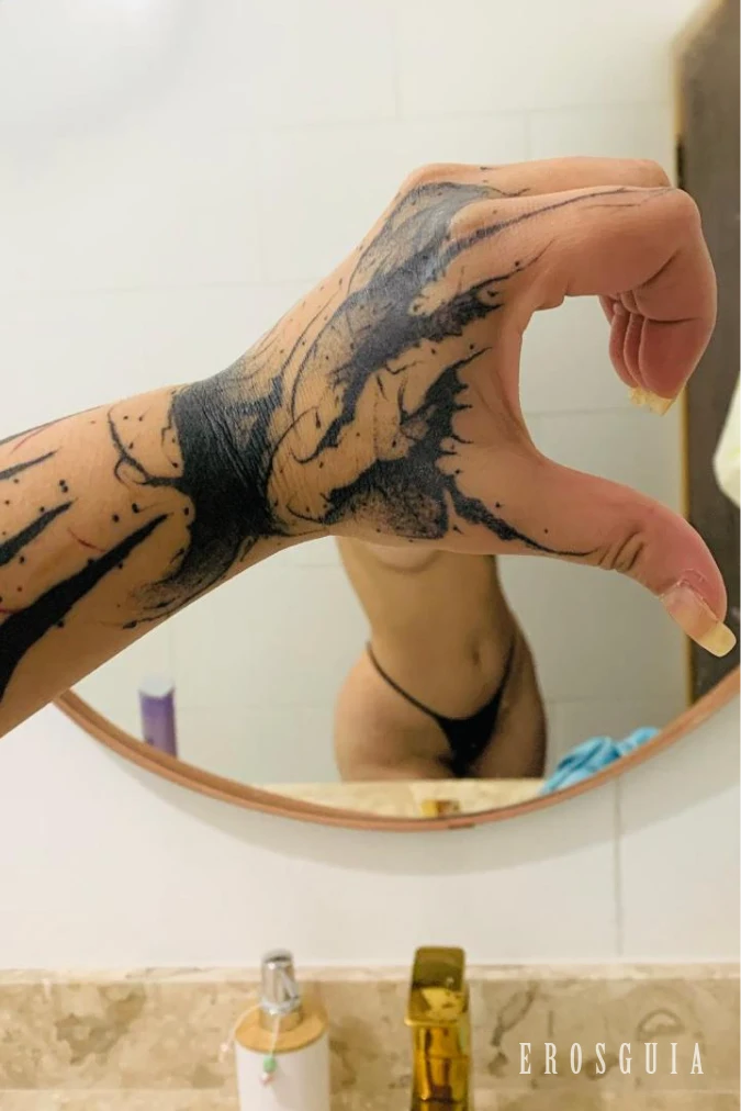 stories-slider-content