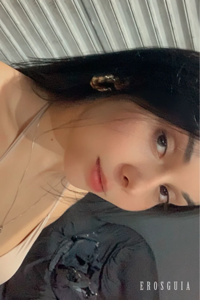 stories-slider-content