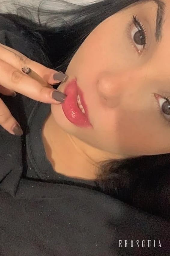 stories-slider-content