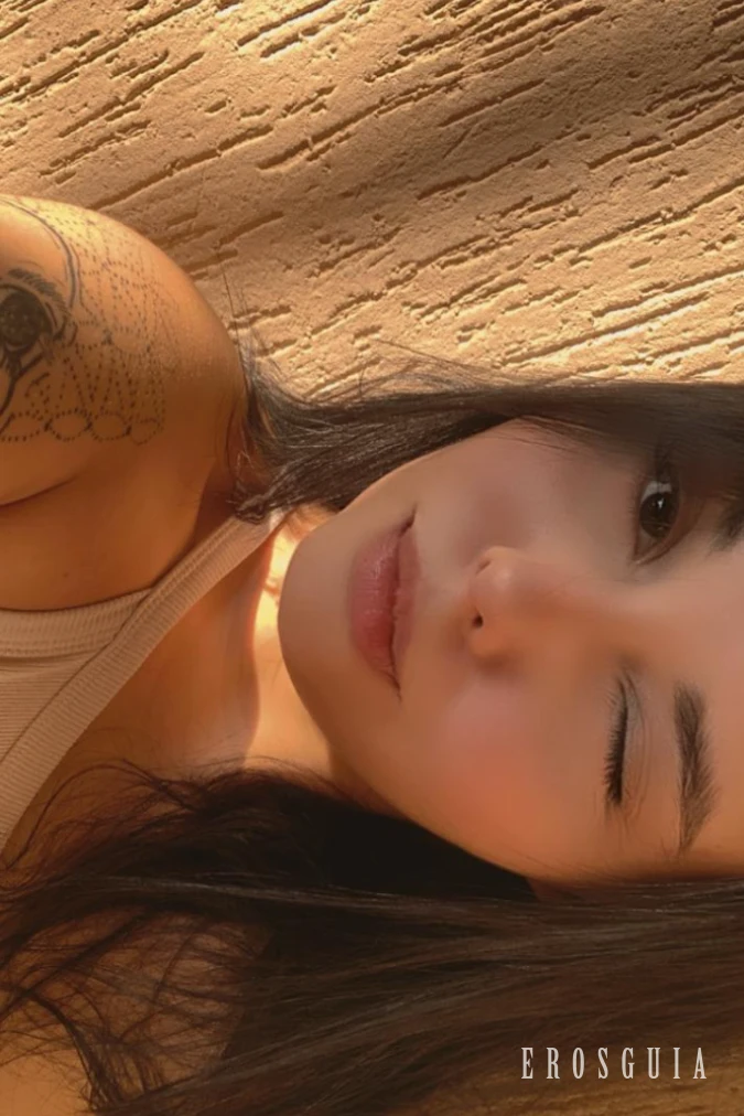 stories-slider-content