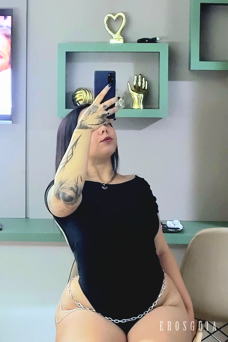 stories-slider-content