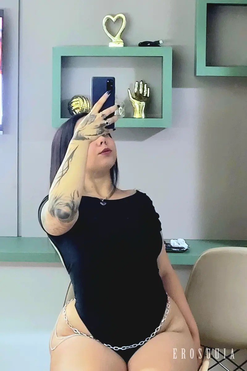 stories-slider-content