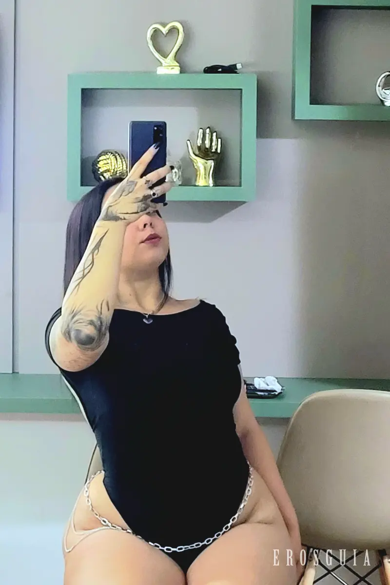 stories-slider-content