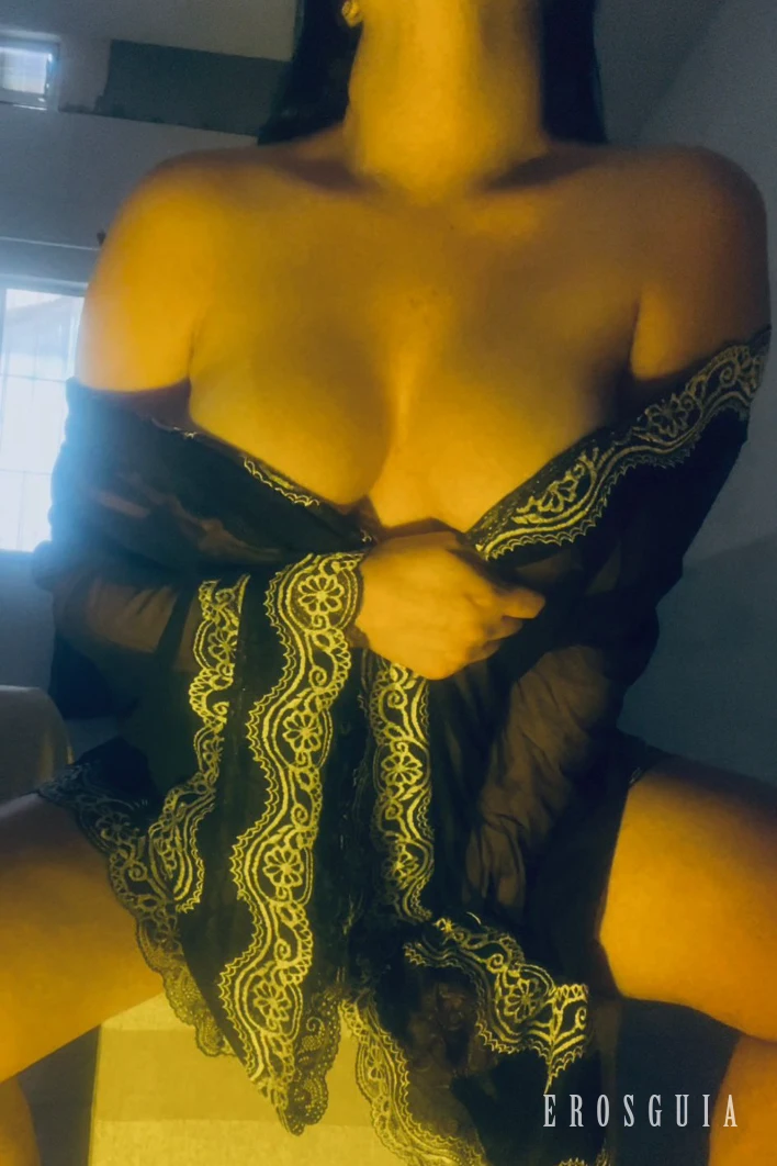 stories-slider-content