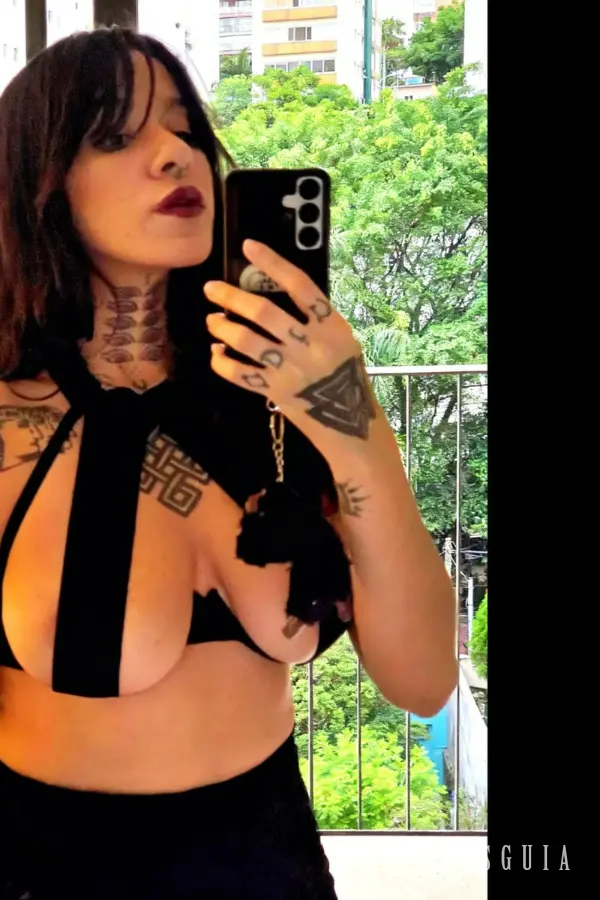 stories-slider-content